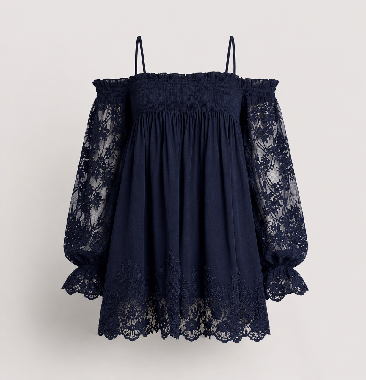 Vestido corto de encaje con hombros descubiertos