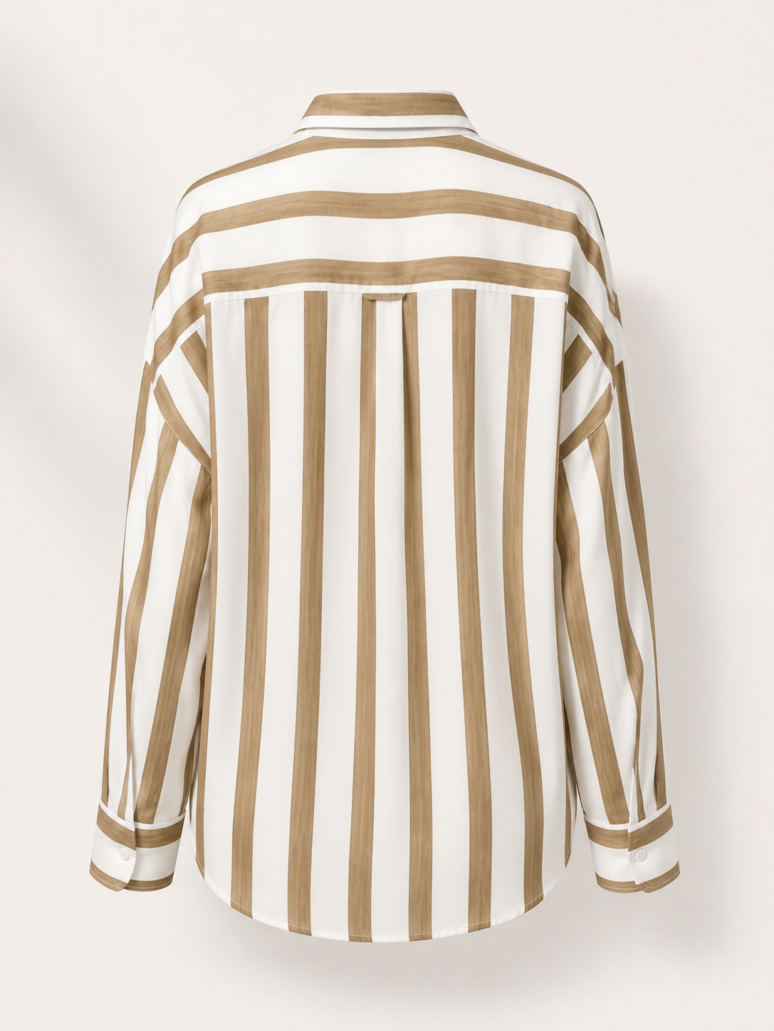 Camisa oversize de rayas con botones